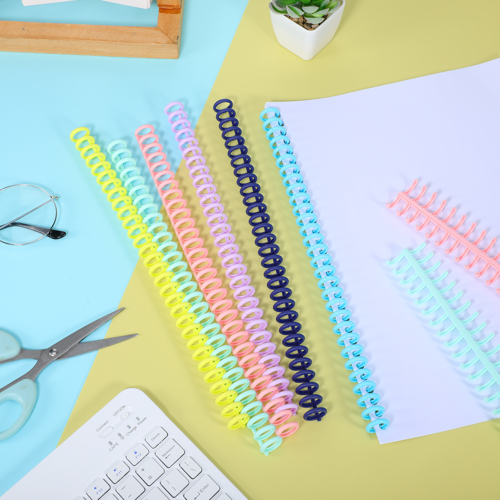 12Pcs Stylish Color Plastic Bi - Binding Comb Plastic 评论和价格